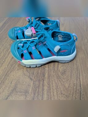 KEEN Kids Newport Teal and Pink Closed-Toe Water Sandals